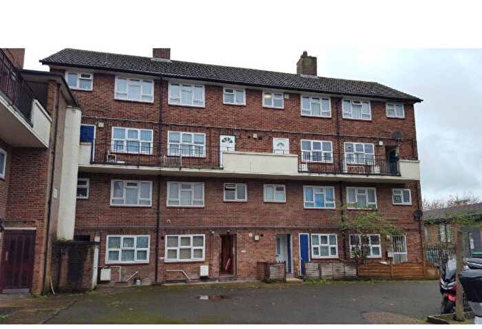 4 Bedroom Maisonette To Rent In Newmarket Avenue, Northolt, UB5