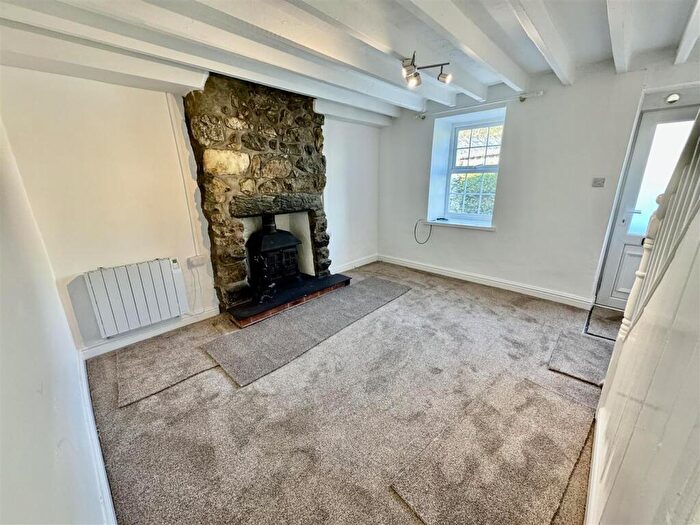 2 Bedroom Cottage To Rent In Baptist Square, Pwllheli, LL53