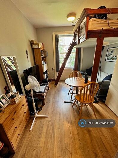 1 Bedroom Flat To Rent In Harrington Square, London, NW1