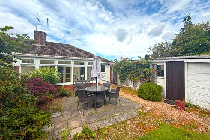 2 Bedroom Bungalow For Sale In Jubilee Drive, Ash Vale, Surrey, GU12