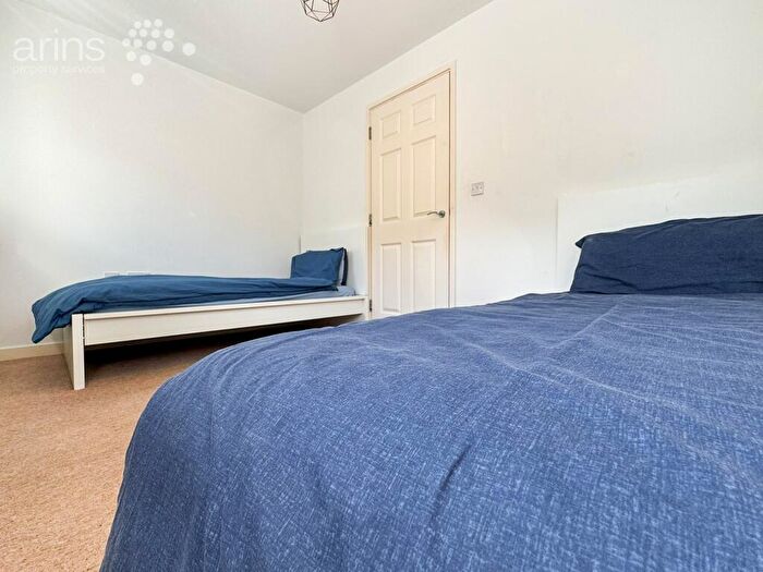 2 Bedroom Terraced House For Sale In Glenmore Place, Tilehurst, Reading, RG30