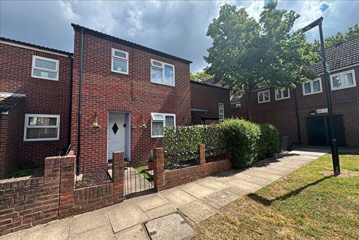 3 Bedroom Semi-Detached House For Sale In Dunmow Close, Hanworth, Middlesex, TW13