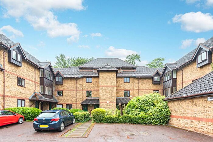 2 Bedroom Flat To Rent In Linwood Close, Denmark Hill, London, SE5