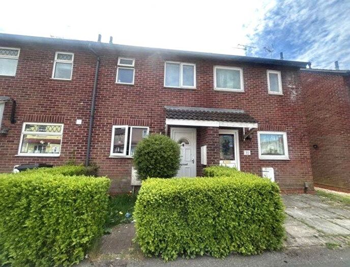 2 Bedroom Terraced House To Rent In Colbourne Street, Swindon, Wiltshire, SN1