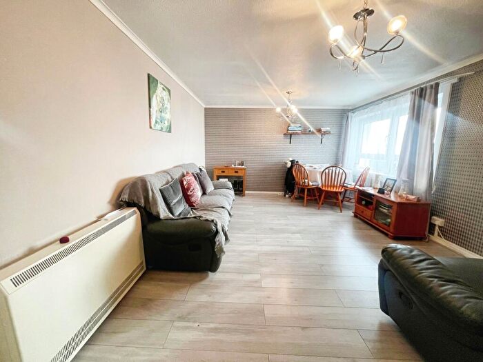 2 Bedroom Flat To Rent In Argent Street, Grays, RM17