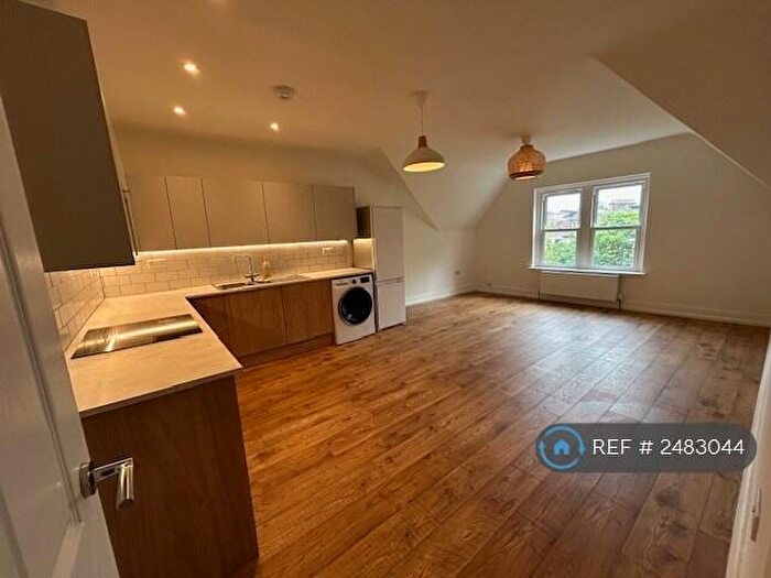 3 Bedroom Flat To Rent In Redland Road, Bristol, BS6