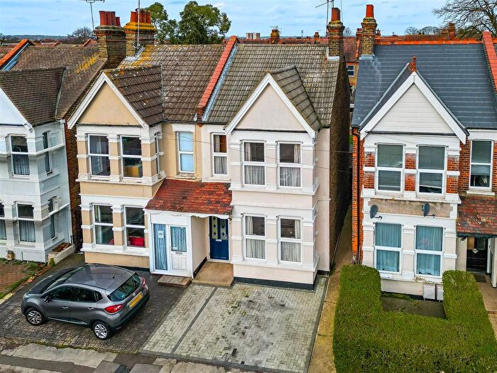 3 Bedroom Semi Detached House For Sale In Albion Road, Westcliff-On-Sea, SS0