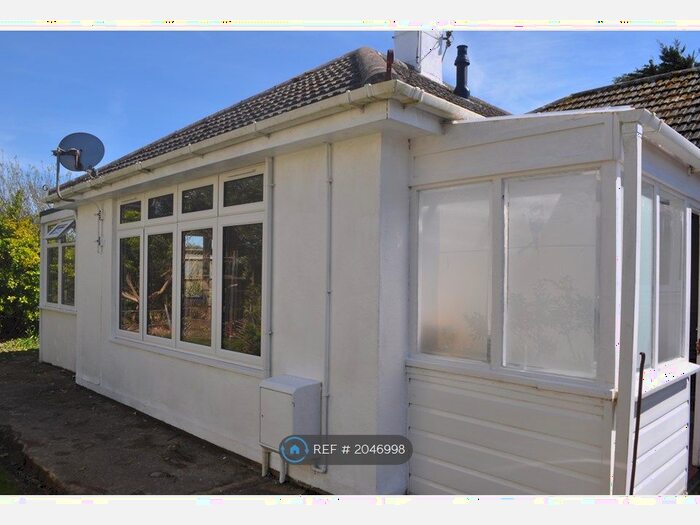 3 Bedroom Bungalow To Rent In Trevarrian, Newquay, TR8