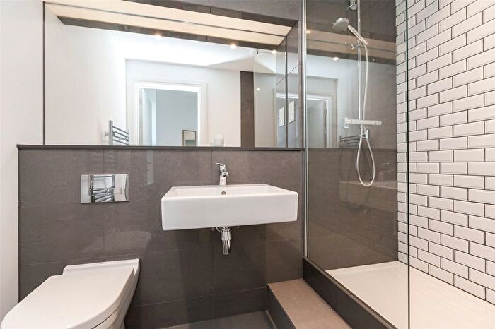 2 Bedroom Flat To Rent In Castle Street, Edinburgh, EH2