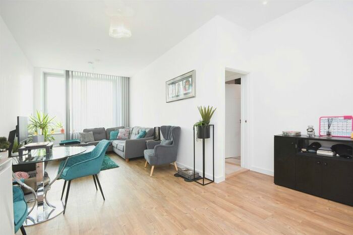 1 Bedroom Flat For Sale In Eagle Way, Great Warley, Brentwood, CM13