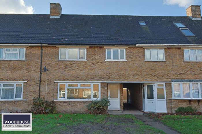 3 Bedroom Link Detached House To Rent In Charnwood Road, Enfield, EN1