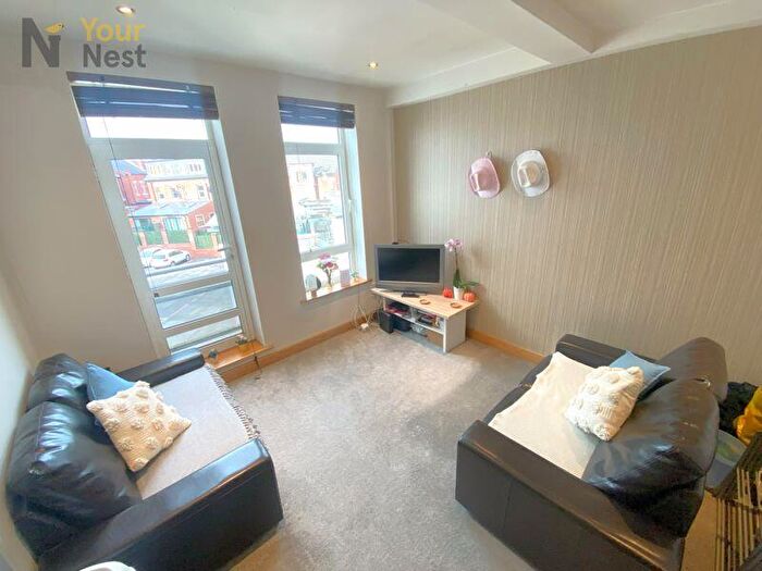 2 Bedroom Apartment To Rent In Apartment The Lounge Apartments, Headingley, LS6