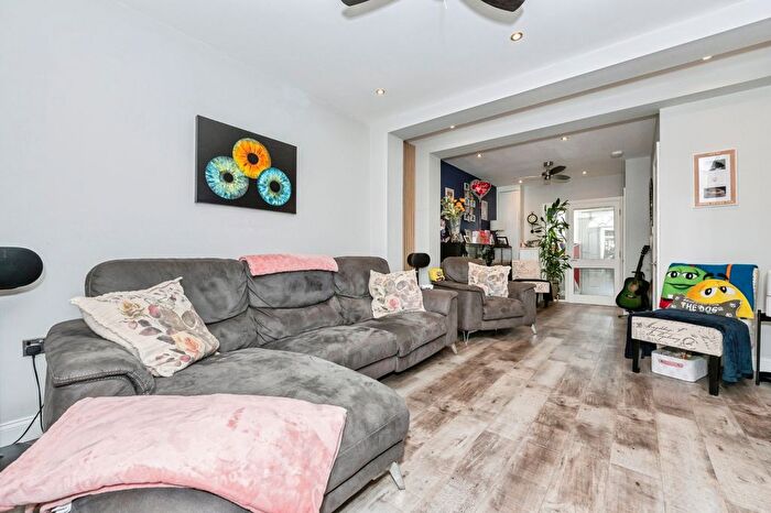 3 Bedroom Terraced House For Sale In Flint Street, Grays, RM20