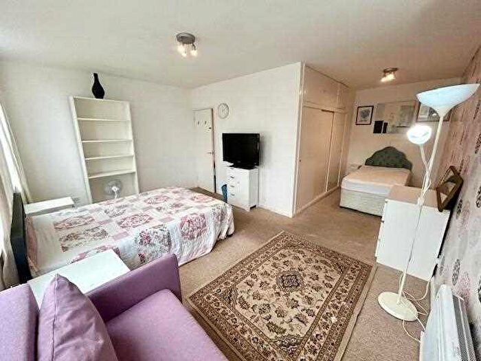 2 Bedroom Apartment To Rent In Sussex Heights, Brighton, BN1