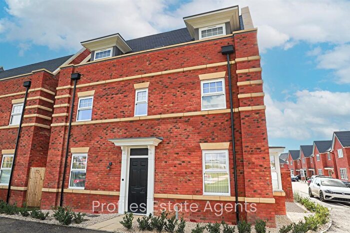 4 Bedroom Detached House To Rent In Rook Close, Hinckley, LE10