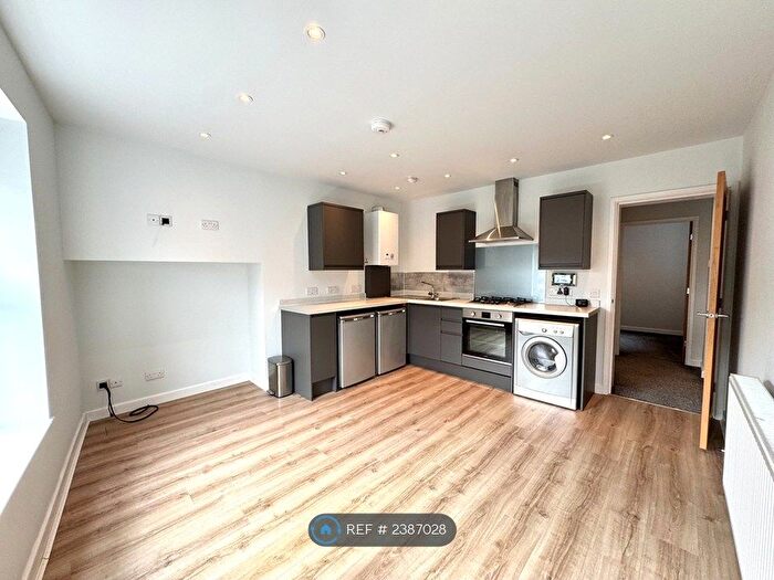 2 Bedroom Flat To Rent In Bridge Street, Macclesfield, SK11