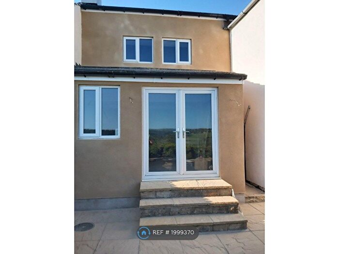 2 Bedroom Terraced House To Rent In Rowley Hill, Huddersfield, HD8