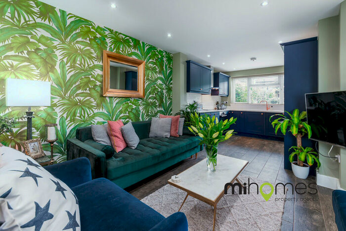 2 Bedroom Apartment To Rent In Beaconsfield Road, New Southgate, N11