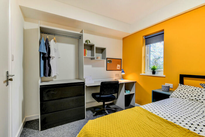 6 Bedroom House To Rent In Rowlandson Gardens, Bristol, BS7