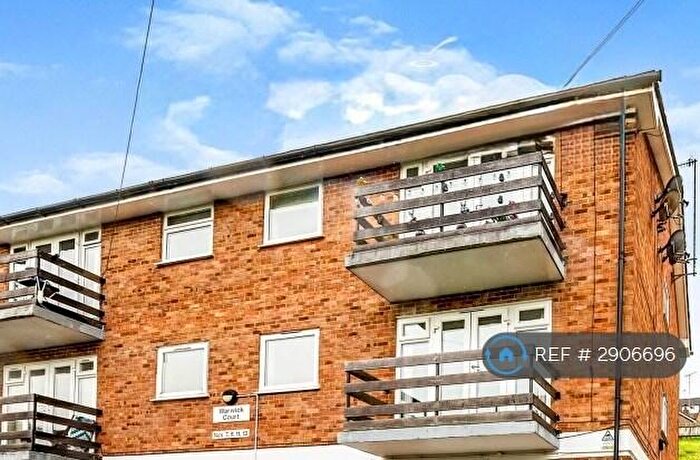 2 Bedroom Flat To Rent In Carisbrooke Avenue, High Wycombe, HP12