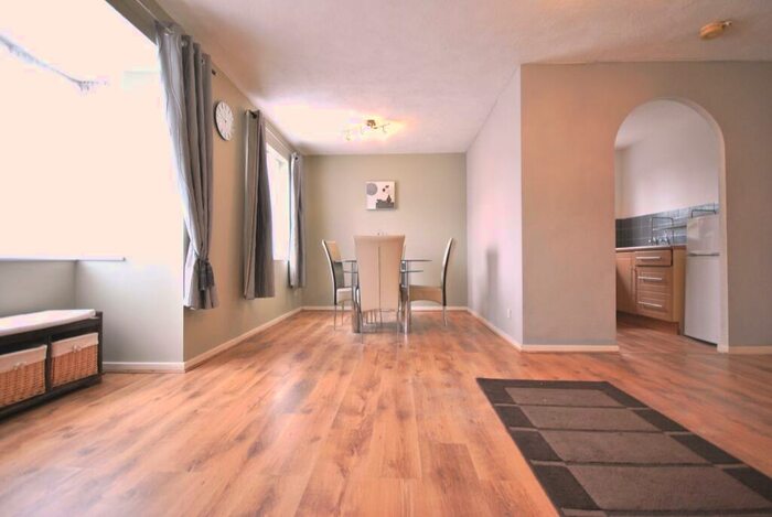 2 Bedroom Flat To Rent In Le May Avenue Grove Park, SE12