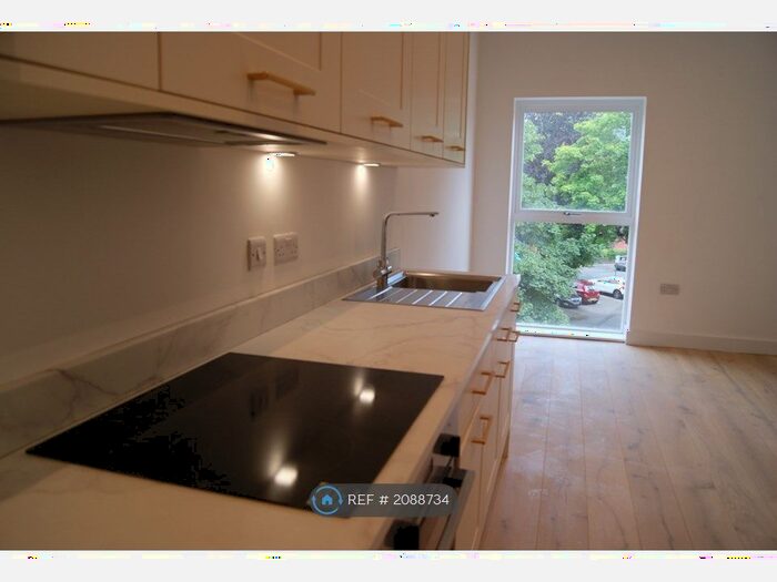 1 Bedroom Flat To Rent In Southbank, Sale, M33