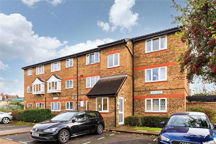 1 Bedroom Flat To Rent In Ghandi Close, Walthamstow, London, E17