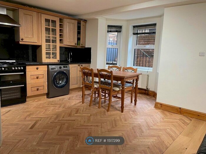 1 Bedroom Flat To Rent In Alkham Road, London, N16