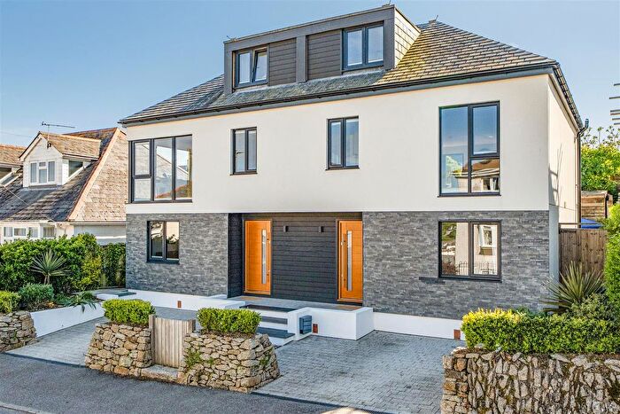 3 Bedroom Semi-Detached House For Sale In Meadowbank Road, Falmouth, TR11