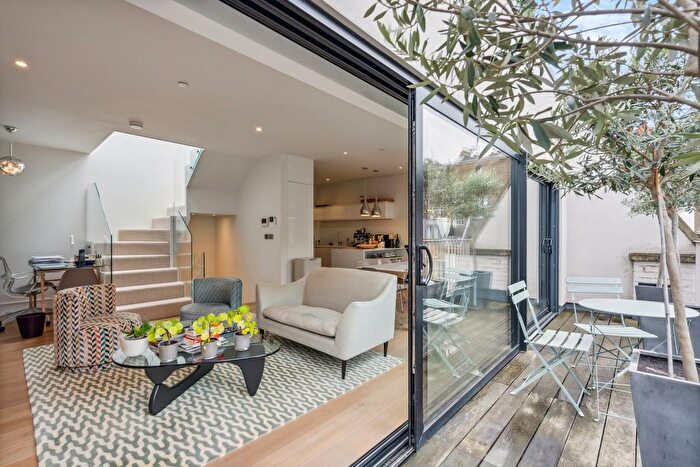 3 Bedroom Mews To Rent In Reece Mews, South Kensington, SW7