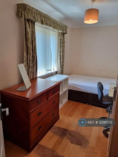 5 Bedroom Semi-Detached House To Rent In Baxendale Road, Chichester, PO19
