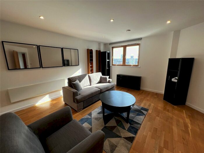 2 Bedroom Flat To Rent In Marsh Lane, Leeds, Uk, LS9