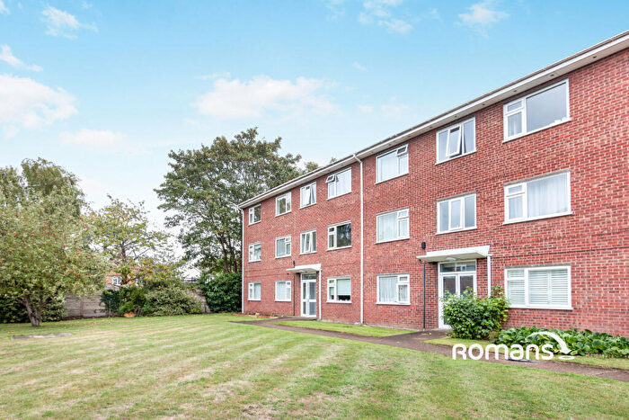 2 Bedroom Flat To Rent In Briarleas Court, Morris Road, Farnborough, GU14