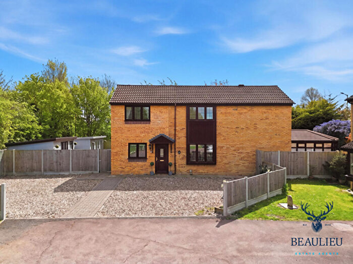 4 Bedroom Detached House For Sale In Bonington Chase, Chelmsford, CM1