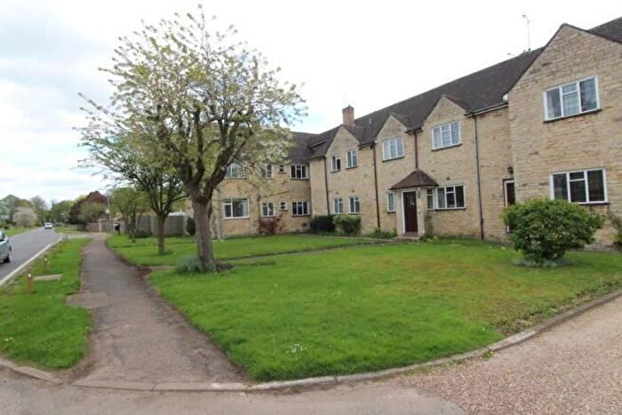 2 Bedroom Flat To Rent In Croughton Road, Aynho, OX17
