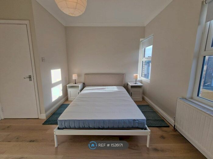 1 Bedroom Flat To Rent In High Street, London, E17