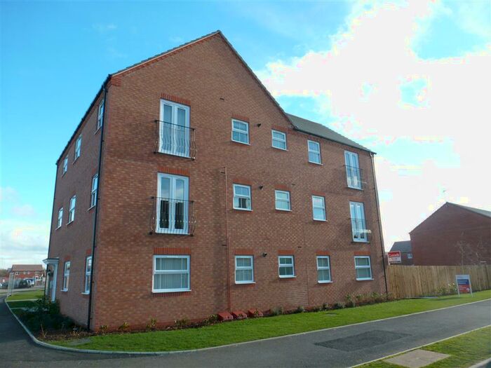 2 Bedroom Flat To Rent In Priors Grove Close, Warwick, CV34