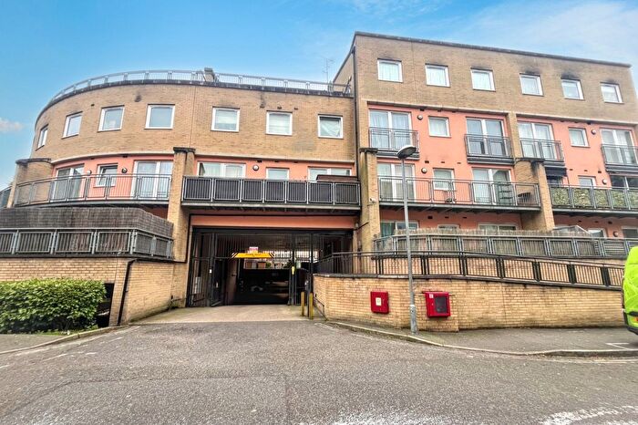 1 Bedroom Flat For Sale In Wooldridge Close, Feltham, TW14