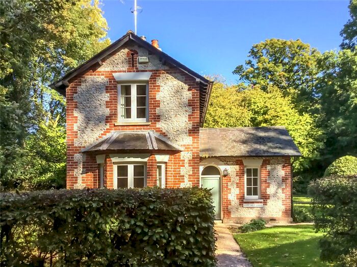 2 Bedroom Detached House To Rent In Hazelholt, Bishops Waltham, Southampton, SO32