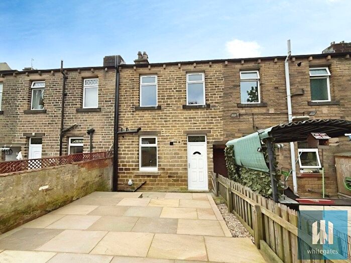 3 Bedroom Terraced House To Rent In Chestnut Street, Sheepridge, Huddersfield, West Yorkshire, HD2