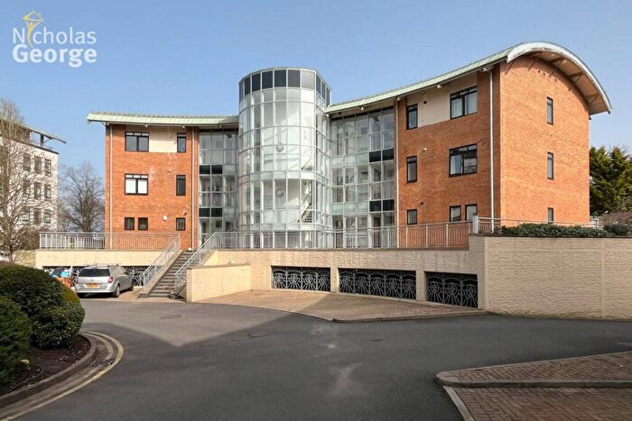 2 Bedroom Flat To Rent In Britannic Park, Moseley, Birmingham, B13