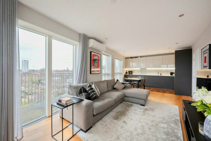 2 Bedroom Apartment To Rent In Hudson Building, E15