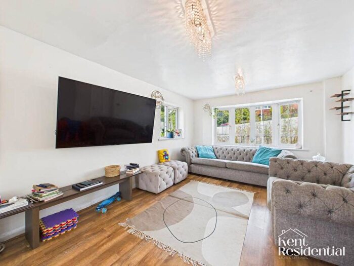 4 Bedroom Detached House To Rent In Charles Drive, Cuxton, ME2