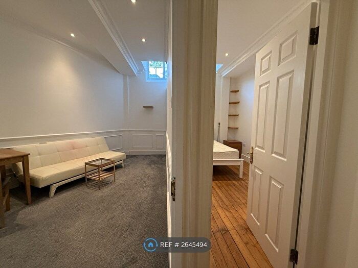 Studio To Rent In Danbury Street, London, N1