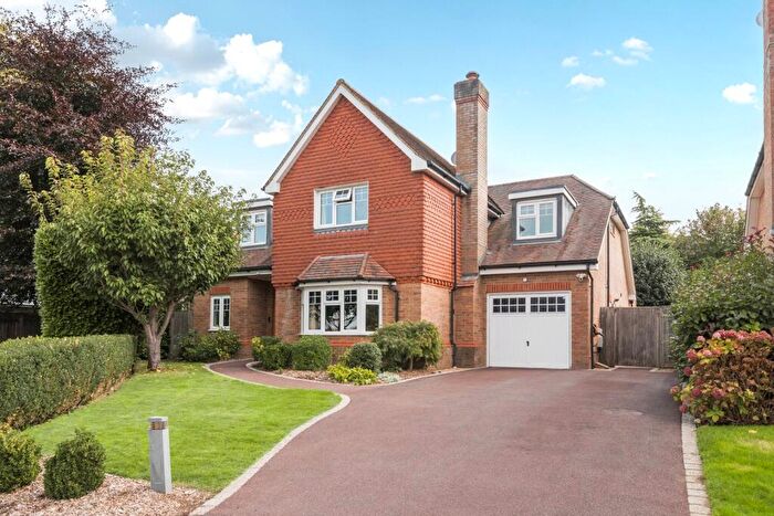 5 Bedroom Detached House For Sale In Barrington Drive, Fetcham, KT22
