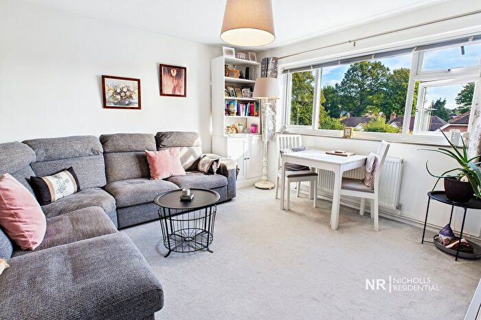 1 Bedroom Flat For Sale In The Kingsway, Ewell Village, Surrey., KT17