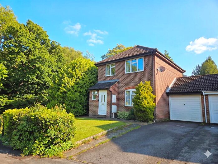 3 Bedroom Detached House For Sale In The Hurdles, Titchfield Common, PO14