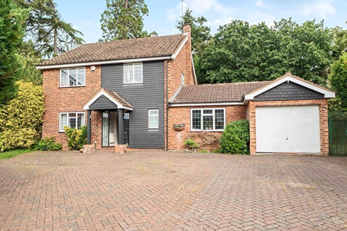 5 Bedroom Detached House For Sale In Maidenehad, Berkshire, SL6