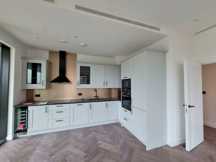 2 Bedroom Apartment For Sale In Arrival Square, London, E1W