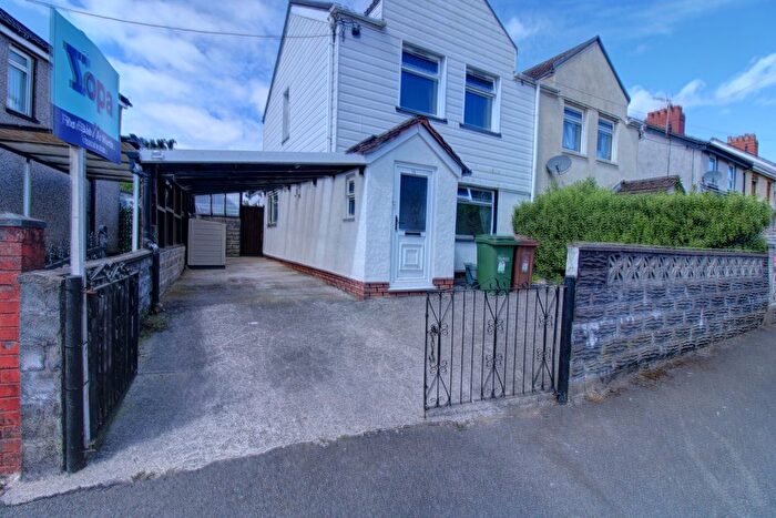 3 Bedroom Semi Detached House For Sale In Penybryn Avenue, Blackwood, NP12